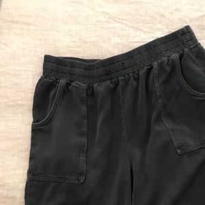 American Eagle black joggers size M